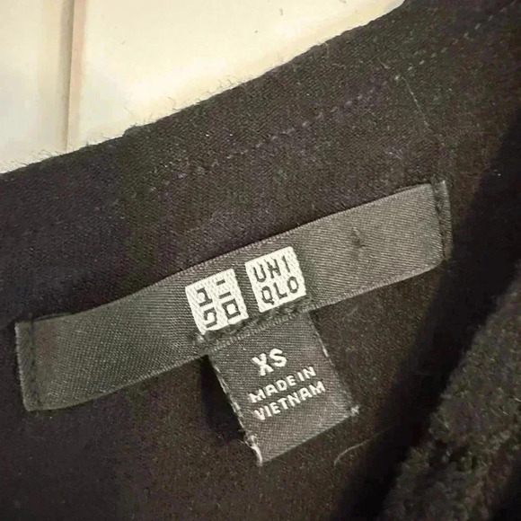 Uniqlo black lace drapey jumpsuit size XS - Picture 5 of 13